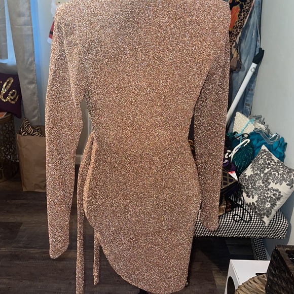 Gold - Picture 4 of 5